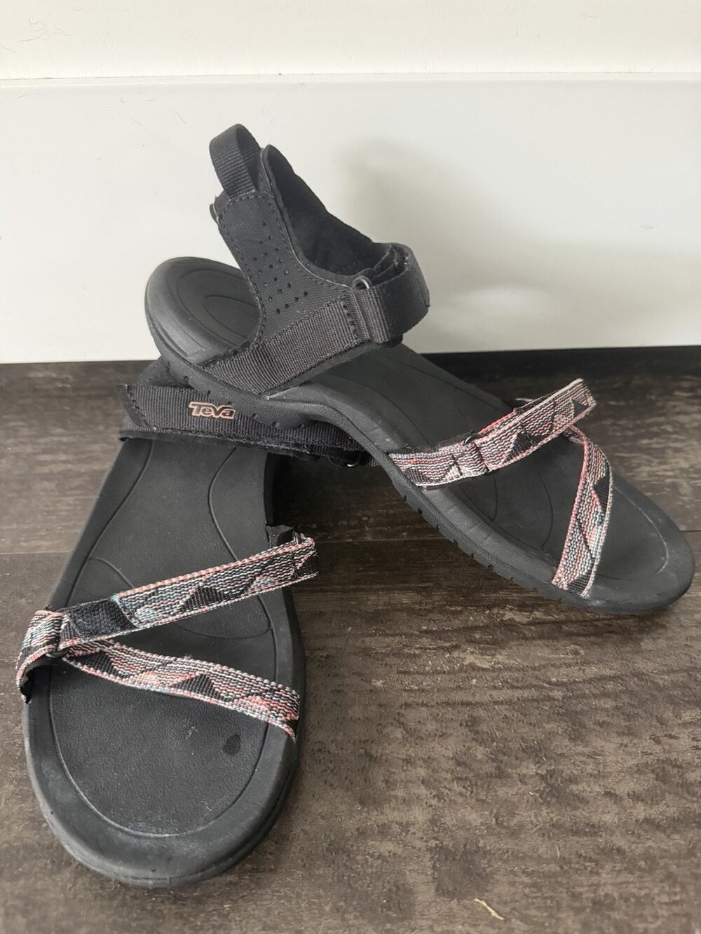 Teva Verra Women’s Size 8 Black Multicolor Strappy Sport Hiking Sandals 1006263